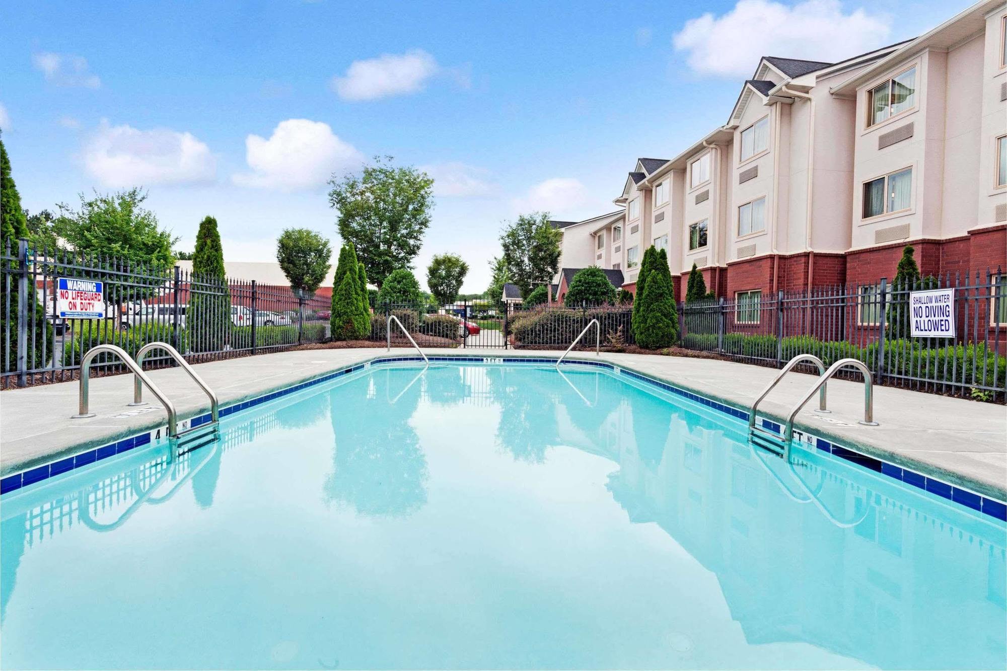 Microtel Inn & Suites By Wyndham Woodstock/Atlanta North Exterior foto